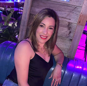 Meet your Posher, Yuneska